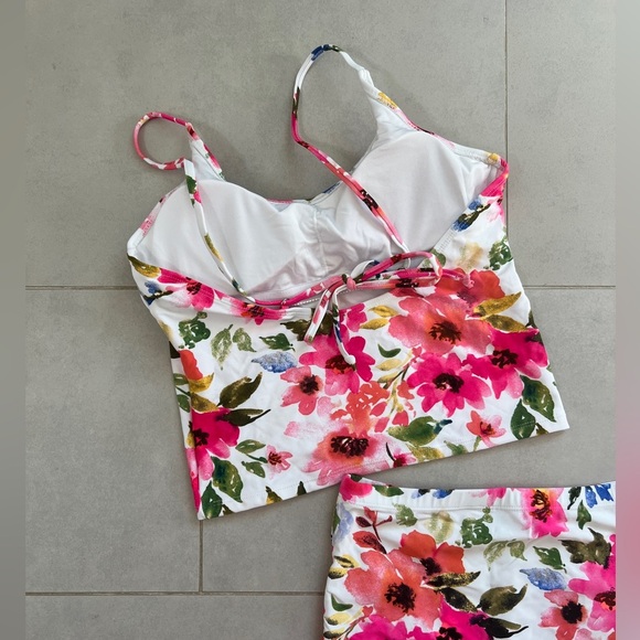 Boutique White Floral Tankini Swimsuit High Rise Bottoms Size M - Picture 8 of 8